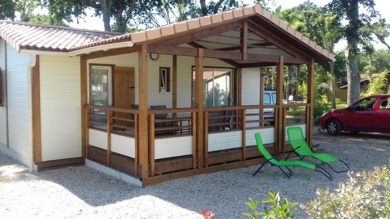 Chalet Avec Piscine Azur Exterior foto